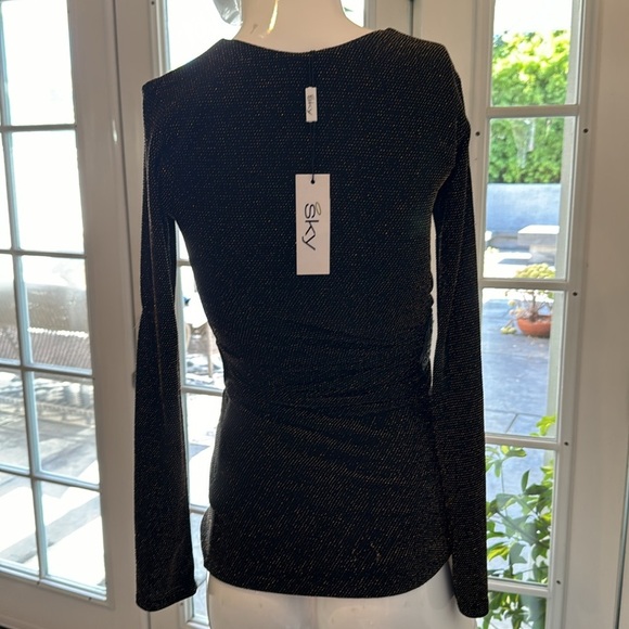 Sky Sparkly Deep V-Neck Black & Gold Asymetric Belt Detail Top Size Small NWT - Picture 5 of 10